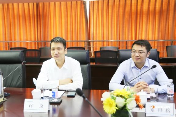 深圳市南山區(qū)投資促進(jìn)中心副主任許愿講話 深圳市南山區(qū)投資促進(jìn)中心副主任許愿講話