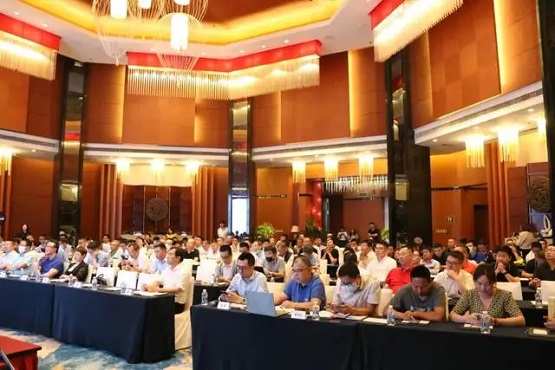 此次峰會，除了各大粉末涂料涂裝企業(yè)，還得到了行業(yè)內(nèi)眾多權(quán)威專家的支持