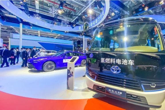 豐田氫能源交通服務用車。