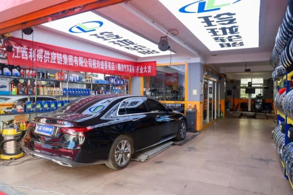 公司同步進(jìn)行店鋪升級