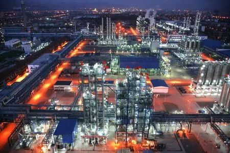 蘭州石化橡膠廠提前40多天完成全年合成橡膠生產(chǎn)任務(wù) 蘭州石化橡膠廠提前40多天完成全年合成橡膠生產(chǎn)任務(wù)