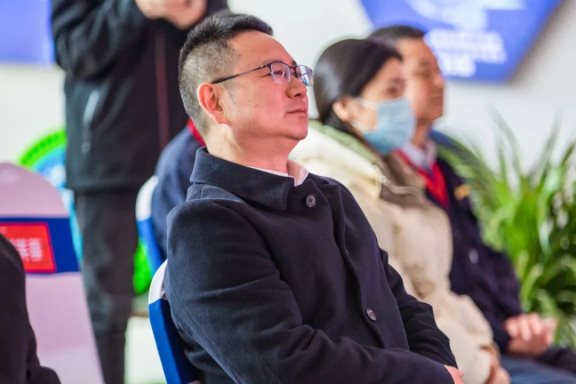 荊門市委常委、市委秘書長何平