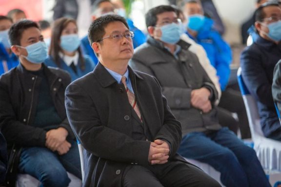 荊門市人民政府黨組成員、副市長雷華