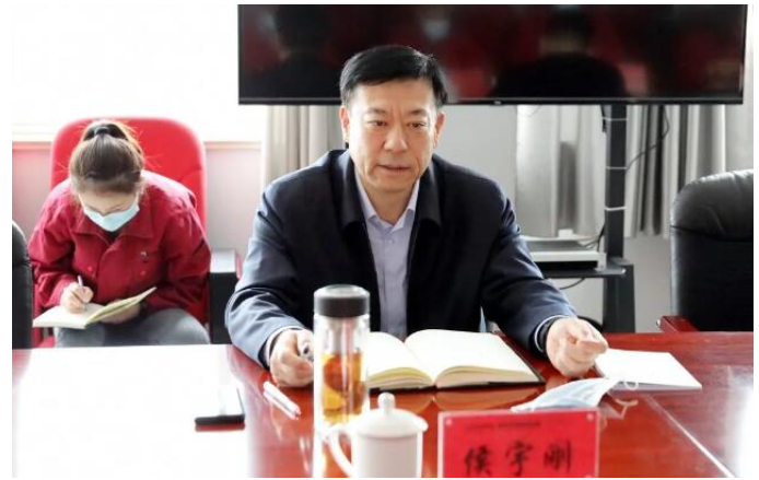 要強化資金管控，在資金融資模式、方式方法上尋求新突破，提高企業(yè)融資能力。  要高度重視疫情防控，嚴(yán)格落實防控措施，全力筑牢企業(yè)安全屏障。