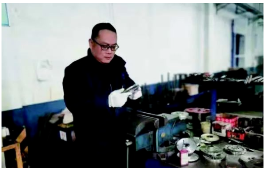 興達鋼簾線劉建華，擔任智能制造設(shè)備維護與加工部部長