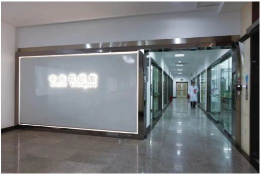為了給消費者提供更多高質量的健康環(huán)保產品，大寶漆同世界級的化工原料供應商，如德國巴斯夫、德國拜耳、美國杜邦等，結成緊密的戰(zhàn)略合作伙伴關系，并不斷尋求世界上優(yōu)秀的原材料和尖端的技術支持。