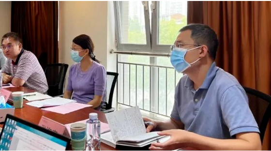 石化化工處在不到一個月的時間內連續(xù)收到中橡協(xié)兩份報告，一直從職能角度進行研究，并與相關司局進行溝通，開展了有關工作。