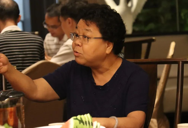 南寧市澤威爾飼料有限責(zé)任公司董事長周建群發(fā)言