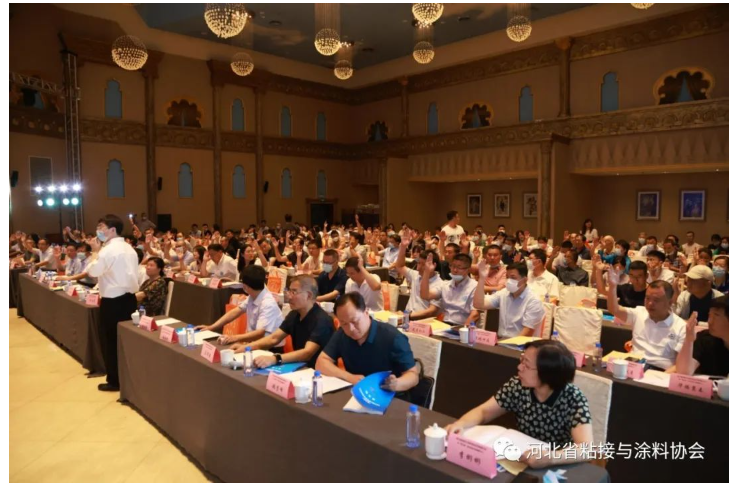 大會(huì)聽取并審議通過了第八屆理事會(huì)工作報(bào)告、財(cái)務(wù)報(bào)告、協(xié)會(huì)章程修改草案、大會(huì)選舉辦法、第九屆理事會(huì)候選人名單、監(jiān)事名單以及總監(jiān)票人、監(jiān)票人名單。