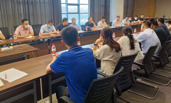 省核查組深入曹縣四家輪胎企業(yè) 省核查組深入曹縣四家輪胎企業(yè)