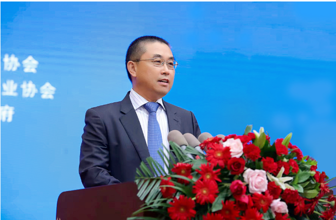 廣東省涂料行業(yè)協(xié)會(huì)會(huì)長(zhǎng)陳冰 廣東省涂料行業(yè)協(xié)會(huì)會(huì)長(zhǎng)陳冰