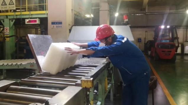 吉化有機(jī)合成廠消除夏季高產(chǎn)瓶頸 促乙丙橡膠量效提升 吉化有機(jī)合成廠消除夏季高產(chǎn)瓶頸 促乙丙橡膠量效提升