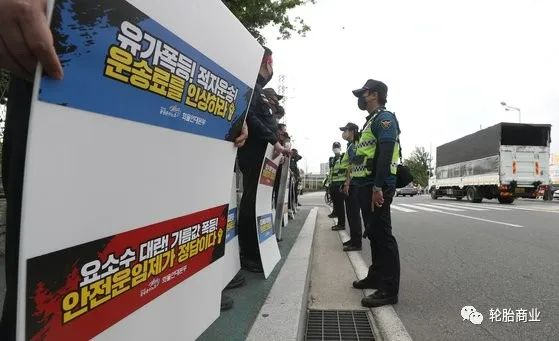 隨著工會風(fēng)險的增大，危機(jī)正在加劇