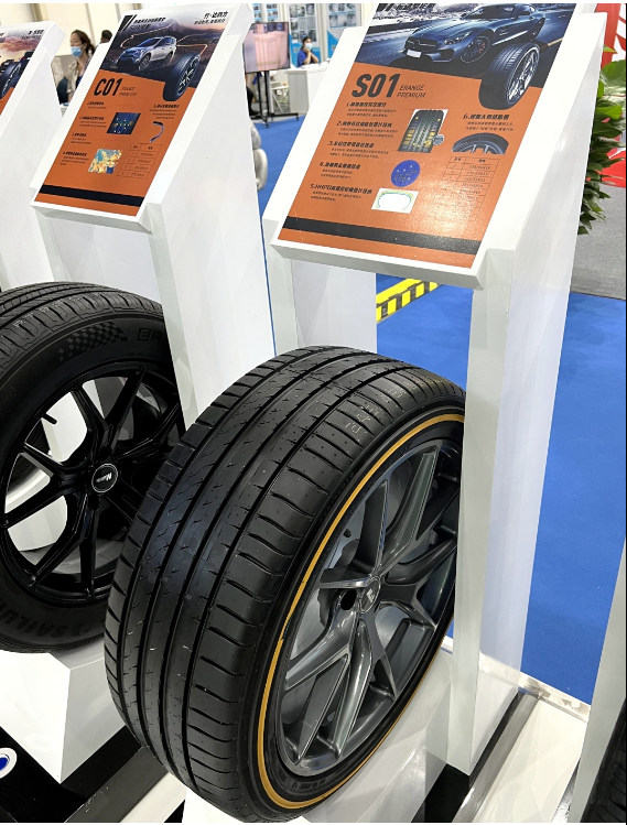 賽輪的C01、E01+、S01三款液體黃金輪胎，專門針對國內(nèi)乘用胎市場研發(fā)，分別主打安全舒適、節(jié)能耐用、高端運動。