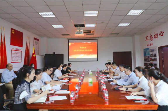 中國上市公司協(xié)會黨委書記柳磊一行蒞臨硅寶科技調研 中國上市公司協(xié)會黨委書記柳磊一行蒞臨硅寶科技調研