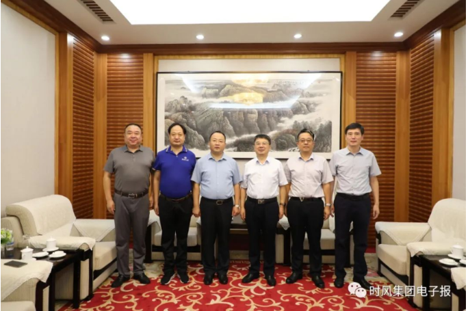 同時(shí)拜訪了乳山市委書記劉奎忠并進(jìn)行座談，在市委常委、市委辦公室主任劉建忠的陪同下進(jìn)行了參觀。