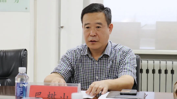萬達(dá)集團(tuán)董事局董事、輪值執(zhí)行總裁巴樹山帶隊(duì)到耐斯特炭黑公司進(jìn)行項(xiàng)目驗(yàn)收