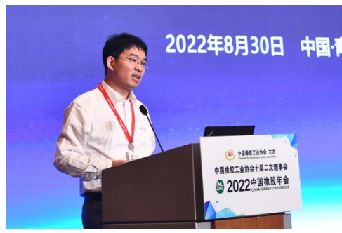 　軟控副總裁劉峰主持了發(fā)布會。