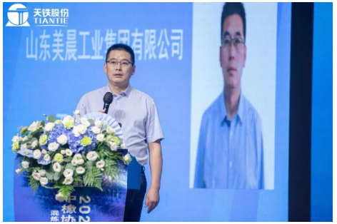 橡膠制品分會(huì)第九屆理事長王永剛作工作報(bào)告