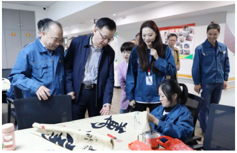 桐鄉(xiāng)市人大常委會主任潘川弟一行蒞臨雙箭指導工作！
