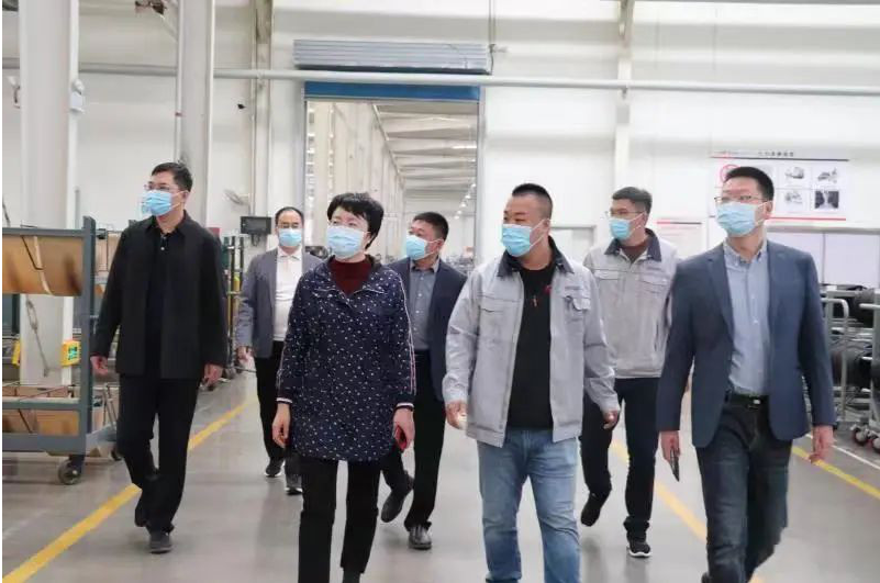 廣宗縣委副書記、政府縣長(zhǎng)鄭曉燕一行到經(jīng)濟(jì)開發(fā)區(qū)部分企業(yè)調(diào)研疫情防控、經(jīng)濟(jì)運(yùn)行、安全生產(chǎn)、環(huán)保措施落實(shí)等情況。