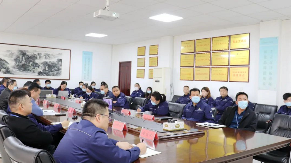 　首次會議上，審核專家通過遠(yuǎn)程視頻對此次認(rèn)證審核的要求及審核計劃作了說明。本次審核覆蓋公司質(zhì)量管理體系的所有過程。