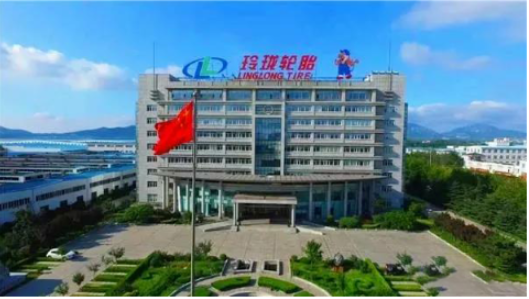 郭大為先后在多家項目現(xiàn)場實地察看，其中包括銅川玲瓏年產(chǎn)1520萬套高性能子午鋼輪胎生產(chǎn)線項目。