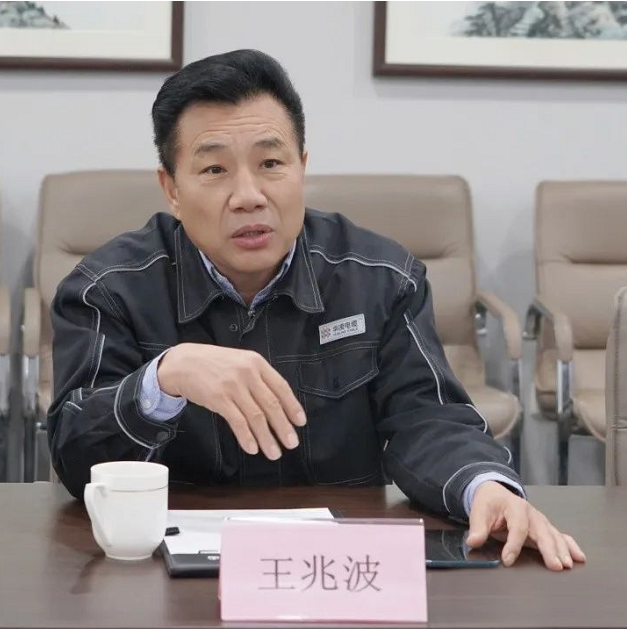 　王兆波表示非常感謝各位領(lǐng)導(dǎo)蒞臨華凌進(jìn)行指導(dǎo)，華凌將義不容辭的提供最好的資源、最好的幫助，積極參加社會(huì)正能量活動(dòng)，一同促進(jìn)章丘發(fā)展。