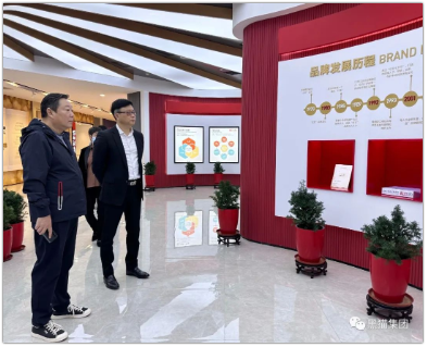 當(dāng)日下午，王耀一行專程走訪黑貓股份重要合作伙伴江蘇通用科技股份有限公司。