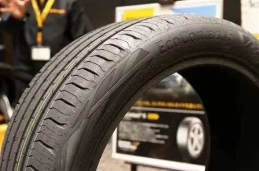 這批輪胎是奔馳的原廠胎，規(guī)格為205/55 R17 91W