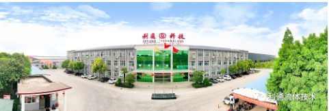 作為深耕橡膠軟管行業(yè)近20年的制造及服務(wù)企業(yè)，利通科技始終堅(jiān)守主業(yè)不放松，堅(jiān)持以實(shí)現(xiàn)高端軟管“進(jìn)口替代”為己任，以原創(chuàng)性的技術(shù)和產(chǎn)品進(jìn)一步提升中國本土品牌的知名度和國際市場占有率，推動我國橡膠軟管制造高質(zhì)量發(fā)展。