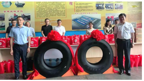 2022年，公司全鋼子午線載重輪胎生產(chǎn)規(guī)模達(dá)到設(shè)計(jì)目標(biāo)200萬套，目標(biāo)銷售收入18億元，并啟動(dòng)600萬條半鋼項(xiàng)目。