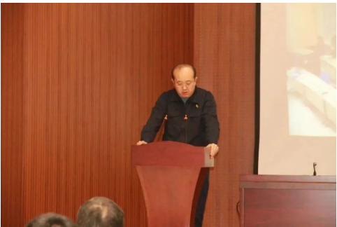 　高文杰：成績(jī)是干出來的，不是吹出來的。困難再大，苦干實(shí)干就有解決之路;問題再小，不干不動(dòng)永無解決之日?；仡櫧衲暌詠淼墓ぷ?，我深深體會(huì)到唯有認(rèn)真才能把工作做細(xì)，唯有用心才能把工作做實(shí)，唯有實(shí)干、苦干才能把工作干好。2023年，我將立足公司平臺(tái)，帶領(lǐng)一廠團(tuán)隊(duì)，堅(jiān)定信心、同心同德，埋頭苦干、奮勇前進(jìn)，圓滿完成全年生產(chǎn)任務(wù)目標(biāo)。