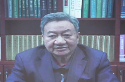 　全球服務貿(mào)易聯(lián)盟理事長、中國國際經(jīng)濟交流中心副理事長、商務部原副部長姜增偉同志在視頻致辭中對大會的召開表示祝賀，他指出，輪胎循環(huán)利用關乎行業(yè)發(fā)展、關乎環(huán)境保護，更關乎國家的經(jīng)濟安全發(fā)展。提高廢舊輪胎綜合利用水平，實現(xiàn)資源化利用，不僅可以有效緩解我國橡膠對外依存度高的現(xiàn)狀，提高橡膠自給率，也能增強汽車等以橡膠為重要原材料的產(chǎn)業(yè)鏈供應鏈的穩(wěn)定性與韌性，更好滿足居民消費潛力持續(xù)釋放的需要，還能節(jié)約輪胎大量堆存所占用的土地，減少環(huán)境污染，助力碳達峰、碳中和目標的順利實現(xiàn)。他希望中國輪胎循環(huán)利用協(xié)會始終堅持“為企業(yè)服務、為行業(yè)服務”的根本宗旨，進一步發(fā)揮自身作用，在反映行業(yè)訴求、加強行業(yè)自律、促進行業(yè)發(fā)展等方面積極履職，不斷提升行業(yè)凝聚力，推動中國輪胎循環(huán)利用行業(yè)朝著科技引領、綠色低碳、數(shù)字支撐、法制健全的方向不斷邁進，為加快中國和全球綠色可持續(xù)發(fā)展做出更大貢獻。