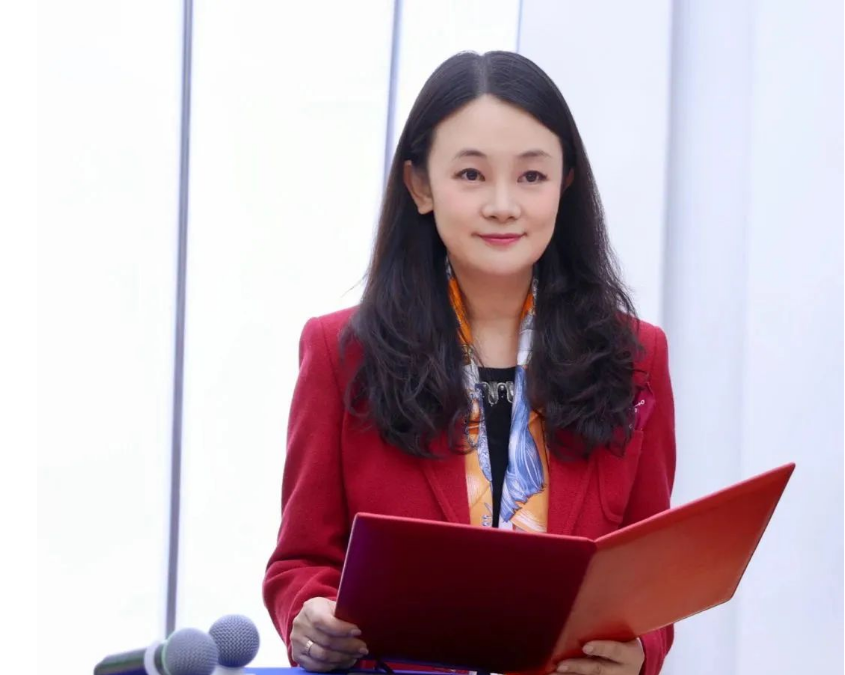 以此次500公里輸送帶供貨里程碑為契機，寶通必將持續(xù)修煉內(nèi)功，嚴(yán)格貫徹高可靠、零缺陷的大質(zhì)量觀，落實綠色化、智能化、一體化、全球化的新“四化”戰(zhàn)略，為更多的客戶提供更好的產(chǎn)品和更優(yōu)的服務(wù)。