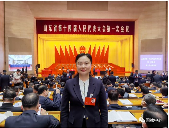 山東省人大代表、軟控股份有限公司副總裁  齊魯巾幗科技創(chuàng)新之星  膠州市“三八”紅旗手 楊慧麗