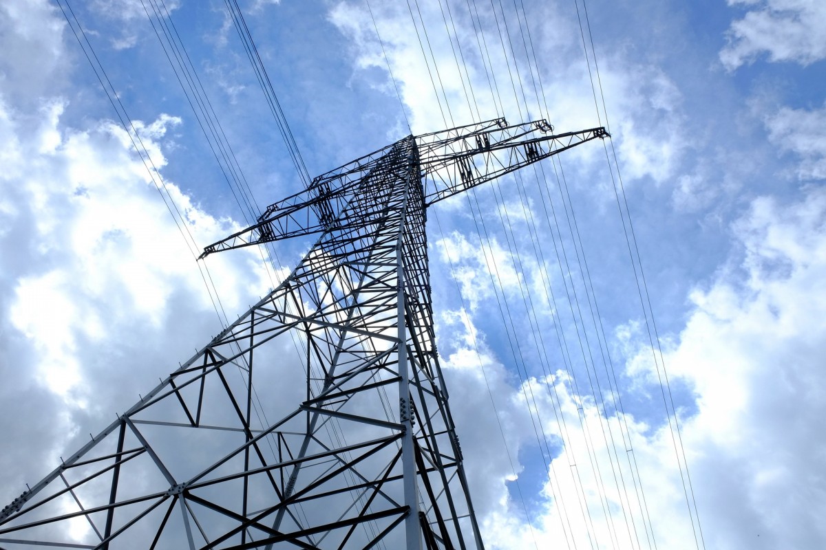 四川歐能電纜集團有限公司是一家致力于研發(fā)、生產和銷售電纜電線的專業(yè)公司。該公司位于成渝經濟區(qū)的蓬溪，最近全面復工復產，生產線運轉正常。