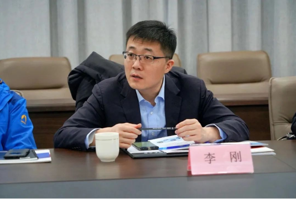 深交所培訓中心副主任龔劍表示認可華凌穩(wěn)健發(fā)展，腳踏實地的經營理念，希望加強企業(yè)科研創(chuàng)新屬性，抓住注冊制改革的機遇，申報上市成功。