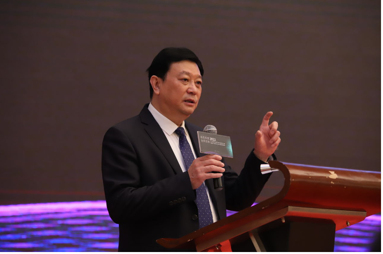 中國涂料工業(yè)協(xié)會會長劉普軍在致辭中表示，此次開創(chuàng)性地以地方涂協(xié)召開科學(xué)技術(shù)創(chuàng)新大會，對于建立廣東涂料多方協(xié)作創(chuàng)新體系，對于推動廣東涂料工業(yè)綠色高質(zhì)量發(fā)展將發(fā)揮重要的作用，此舉在全國涂料行業(yè)樹立了典范，值得肯定!