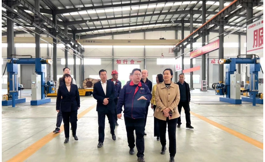 滕州市政協(xié)副主席、工商聯(lián)主席李慧，市委統(tǒng)戰(zhàn)部副部長、工商聯(lián)黨組書記、常務副主席趙海濤一行來蒞臨正威華能項目調研。調研組一行來到正威華能新材料科技有限公司，實地查看了生產車間，與企業(yè)負責人進行了深入交流，聽取了企業(yè)科研成果轉化、運營管理、未來規(guī)劃等情況介紹。