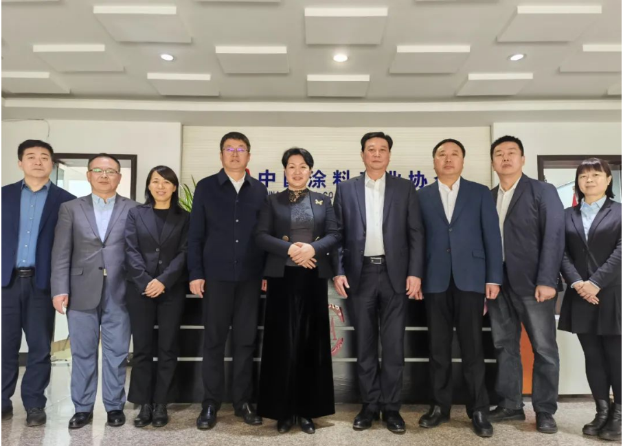 雙方的對接交流座談會，不僅加深了中國涂料工業(yè)協(xié)會與濮陽市的友誼，同時也為雙方在未來的合作共建事宜中打下了堅實的基礎(chǔ)。