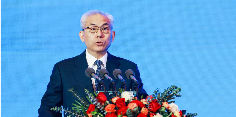 最后，中國涂料工業(yè)協(xié)會會長劉普軍希望以此次大會為新的契機，凝聚全行業(yè)力量，形成共識，攜手共進，加快實施全行業(yè)創(chuàng)新驅動發(fā)展戰(zhàn)略，推動中國式現(xiàn)代化在涂料行業(yè)全面發(fā)展，為中華民族的偉大復興，共同譜寫新時代中國涂料行業(yè)更加燦爛輝煌美好的明天。
