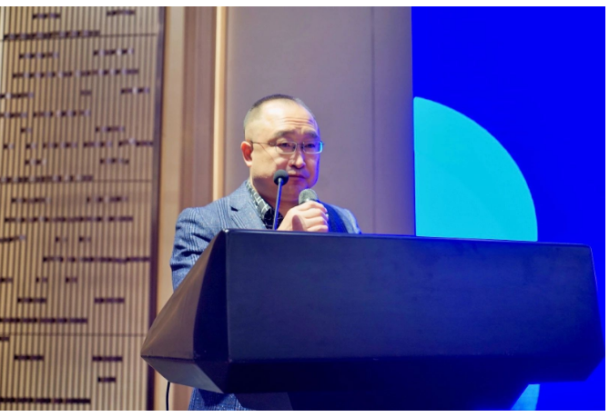 北京馬赫天誠科技有限公司董事長孫超波在致辭中表示，馬赫科技27年來堅持以客戶為中心，堅定地走發(fā)展專業(yè)化的道路。他表示，面對不確定的未來，所有的企業(yè)首先應(yīng)該考慮如何活下去，當前唯有以客戶為中心，不斷進行技術(shù)創(chuàng)新，努力為客戶提供低成本的產(chǎn)品和優(yōu)質(zhì)的服務(wù)，更好地為客戶提供價值，企業(yè)才能生存和發(fā)展。