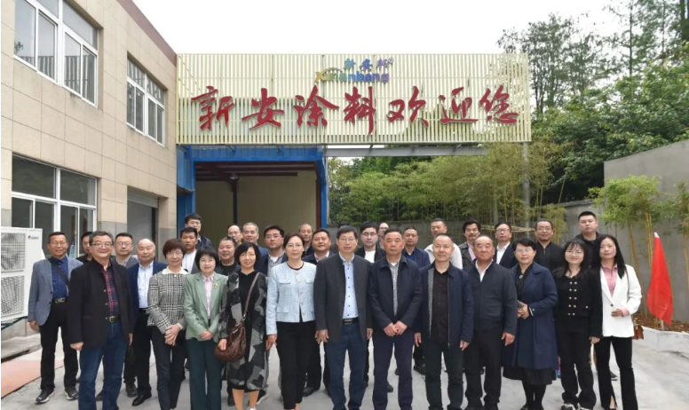 趙新建會長作會議總結發(fā)言，表示我省建筑涂料企業(yè)應在提升品牌特色服務和立足本地上多下功夫，力爭企業(yè)長久發(fā)展，并就各位理事提出的意見和建議作了充分的解答和講解，會議取得圓滿成功。