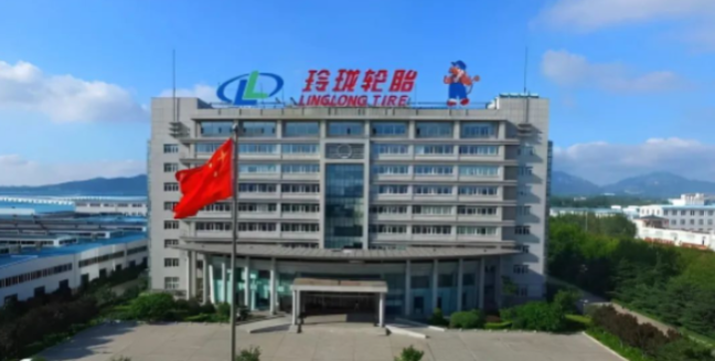 葉露中表示，六安市目前正處于綠色振興趕超發(fā)展的關鍵時期，企業(yè)在我市落戶產(chǎn)業(yè)項目，六安市將一如既往地提供優(yōu)質的服務，并進一步加強在項目選址、用地和設施配套等方面的要素支撐，以推動項目的早期建設、早期投產(chǎn)和早期效益實現(xiàn)。也希望企業(yè)充分發(fā)揮自身優(yōu)勢，積極推介上下游配套企業(yè)到六安市考察指導、投資興業(yè)，實現(xiàn)互利共贏，同時支持革命老區(qū)經(jīng)濟社會的高質量發(fā)展。