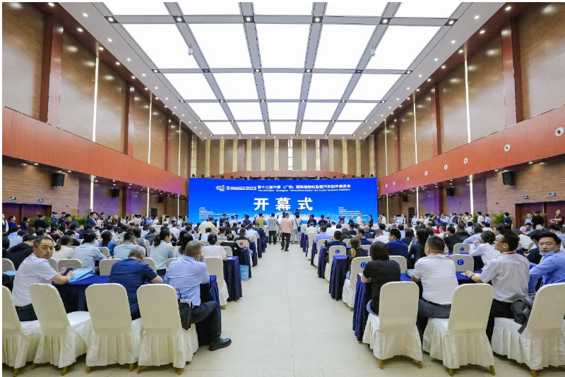 這些高層次論壇涵蓋了城市推介、產(chǎn)業(yè)發(fā)展、對外貿(mào)易、招才引智、科技創(chuàng)新等領(lǐng)域。通過深入的交流和研討，進(jìn)一步發(fā)揮論壇平臺的橋梁紐帶作用，助力廣饒乃至東營輪胎品牌國際化進(jìn)程，促進(jìn)跨國資源整合和上下游產(chǎn)業(yè)的協(xié)同發(fā)展。