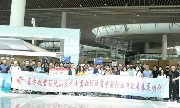 青島企業(yè)在此次展會中表現(xiàn)出強大的參展陣容，共有48家參展企業(yè)派出了87位外貿(mào)代表。這一規(guī)模顯示出青島企業(yè)走出國門的熱情持續(xù)高漲，并得益于政府的大力支持。青島市各相關(guān)部門自今年以來就對企業(yè)的境外展團給予了密切關(guān)注，這也推動了青島企業(yè)出境展團規(guī)模的明顯擴大。