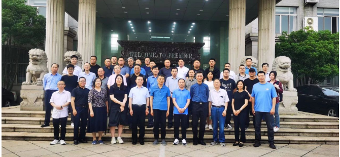 通過本次會(huì)議，力車胎行業(yè)展現(xiàn)出了強(qiáng)大的發(fā)展勢頭和廣闊的前景。力車胎分會(huì)將繼續(xù)致力于推動(dòng)行業(yè)的創(chuàng)新發(fā)展，以實(shí)現(xiàn)力車胎行業(yè)的綠色、低碳、智能化、數(shù)字化、可持續(xù)、高質(zhì)量發(fā)展。相信在全行業(yè)的共同努力下，力車胎行業(yè)將迎來更加美好的未來。