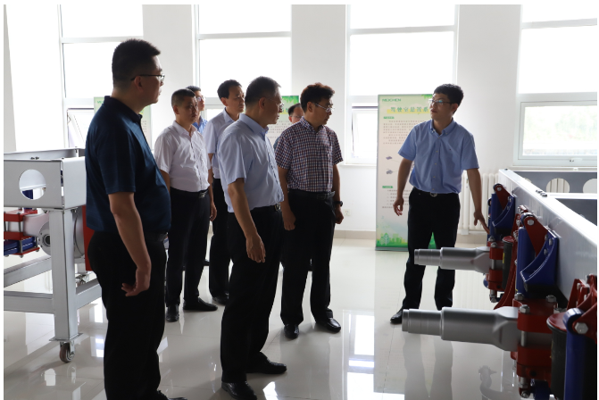 美晨工業(yè)集團(tuán)面臨著新形勢(shì)和新要求，他們表示將以嶄新的姿態(tài)和動(dòng)力，凝心聚力、攻堅(jiān)克難。他們秉持著"服務(wù)客戶(hù)、創(chuàng)造價(jià)值"的理念，夯實(shí)產(chǎn)業(yè)發(fā)展基石，堅(jiān)定地錨定戰(zhàn)略發(fā)展目標(biāo)，以實(shí)現(xiàn)企業(yè)的高質(zhì)量快速發(fā)展。