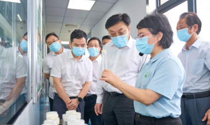 海南省委書記深入海南調(diào)研，推動天然橡膠產(chǎn)業(yè)高質(zhì)量發(fā)展